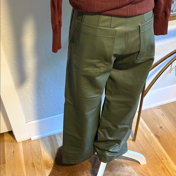 Maeve cropped wide leg, high waisted green faux leather pants. Size 27. - Picture 4 of 4